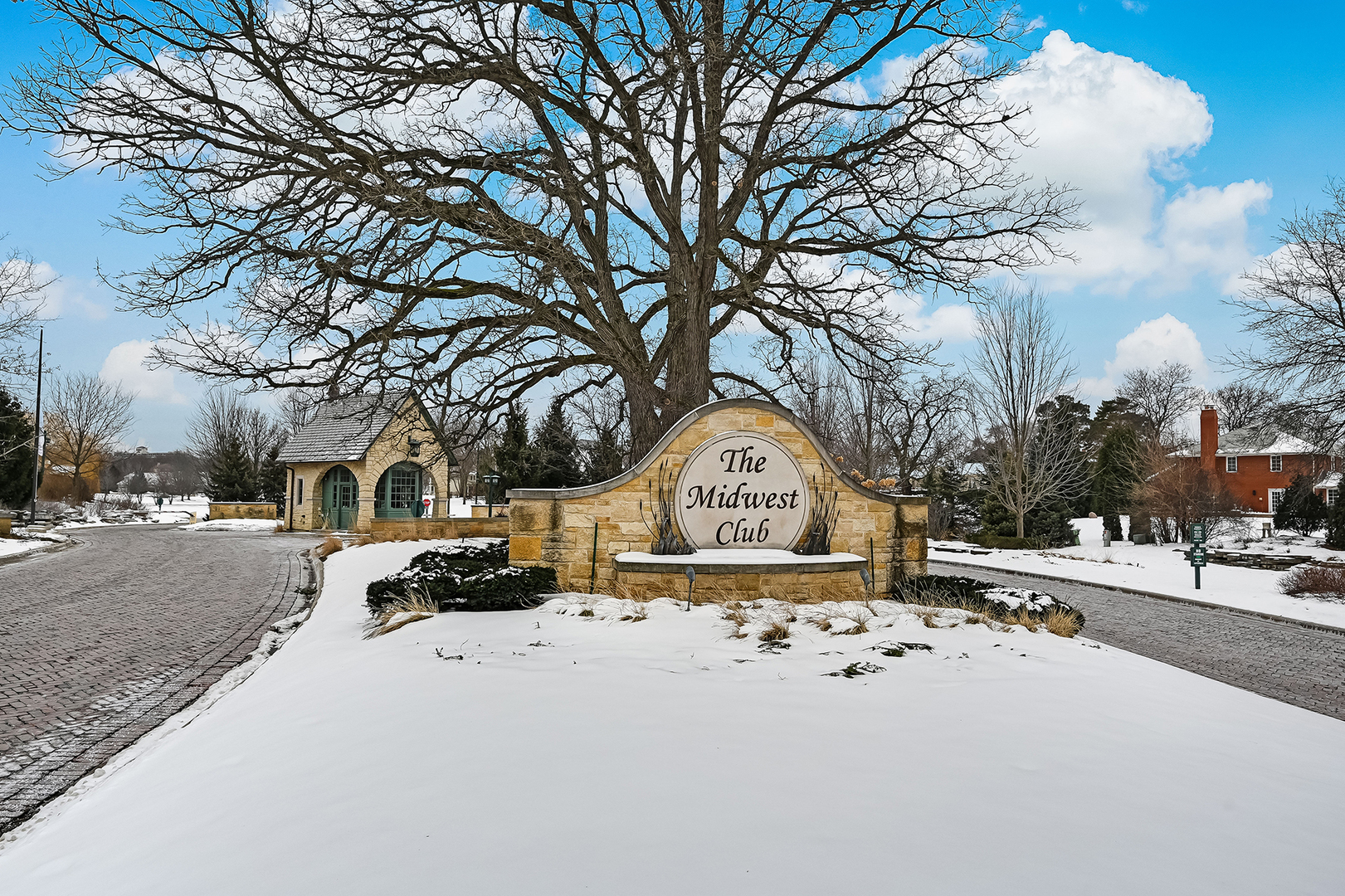 1751 Midwest Club Parkway Oak Brook IL 60523