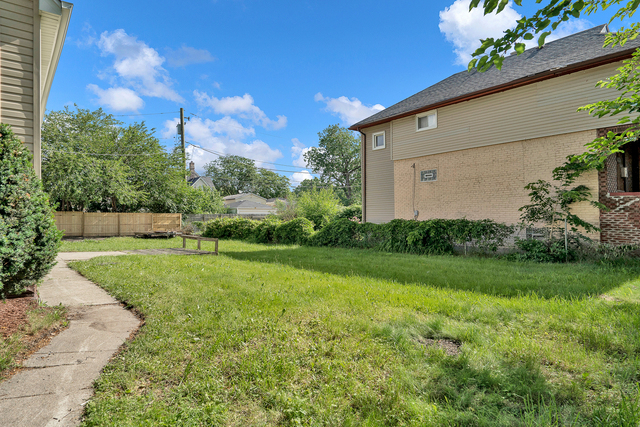 430 West 98th Place Chicago IL 60628