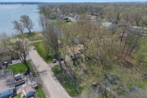 5207 North Lake Street Mchenry IL 60050