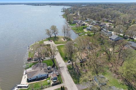 5207 North Lake Street Mchenry IL 60050