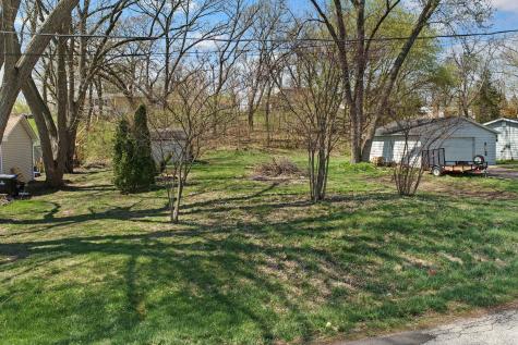 5207 North Lake Street Mchenry IL 60050