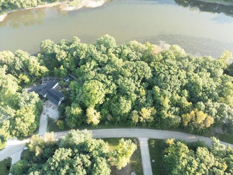 1905 Indian Trail Kankakee IL 60901