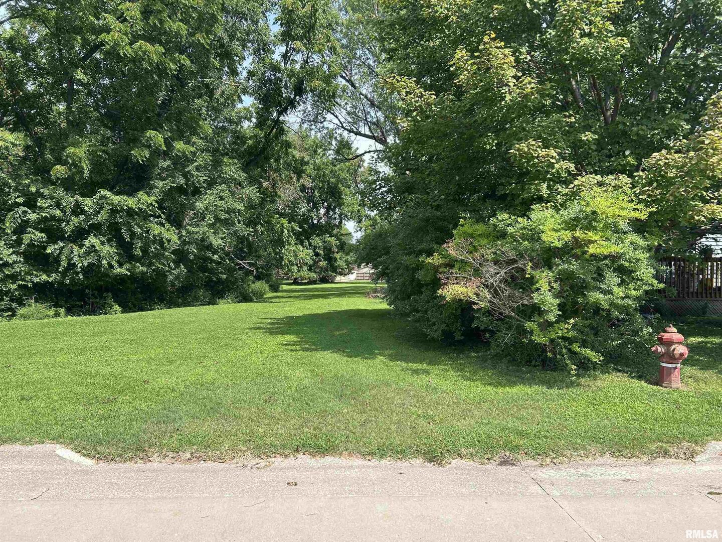 339 28TH Avenue East Moline IL 61244