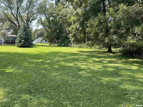 339 28TH Avenue East Moline IL 61244