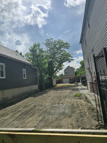 5226 South Loomis Street Chicago IL 60609