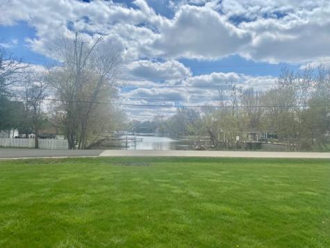 138 Eastwood Avenue Port Barrington IL 60010