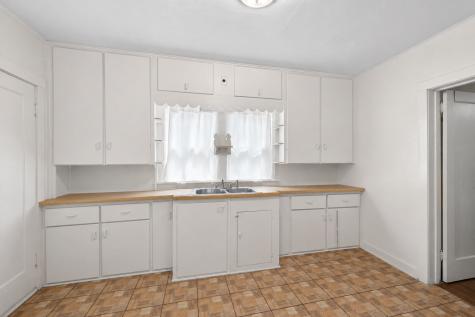 533 College Avenue Dekalb IL 60115