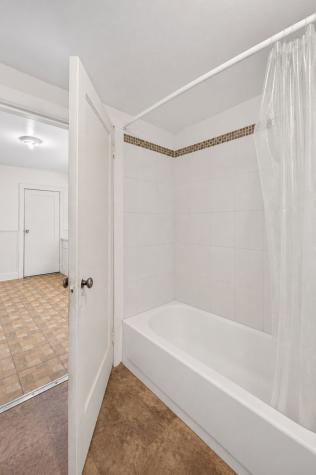 533 College Avenue Dekalb IL 60115
