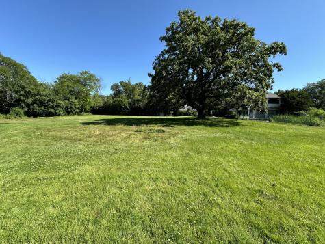 2033 Winnetka Road Northfield IL 60093