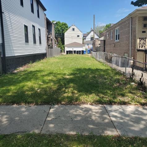 5962 West Iowa Street Chicago IL 60651