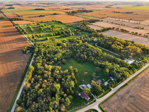 Hunter Road Capron IL 61012