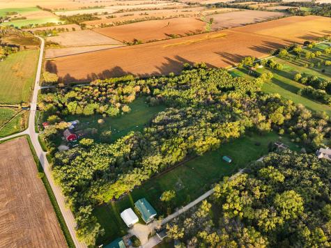 Hunter Road Capron IL 61012