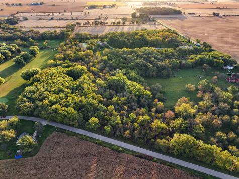 Hunter Road Capron IL 61012