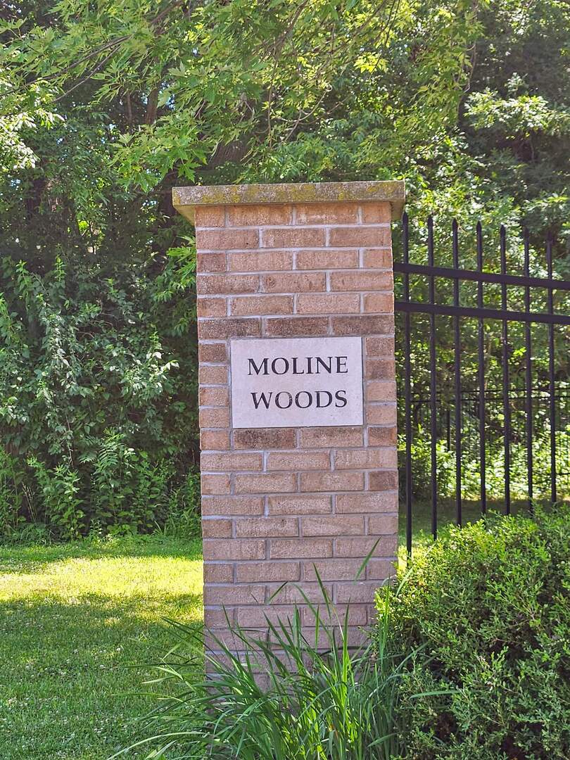 574-632 3RD Street Moline IL 61265
