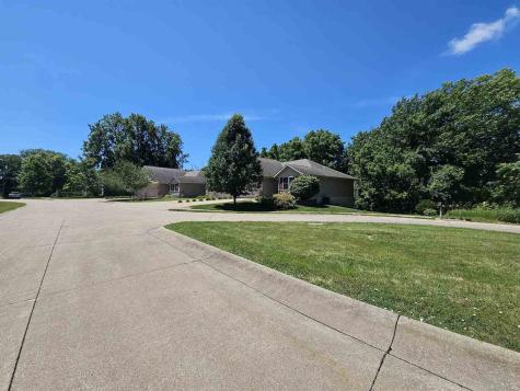 574-632 3RD Street Moline IL 61265