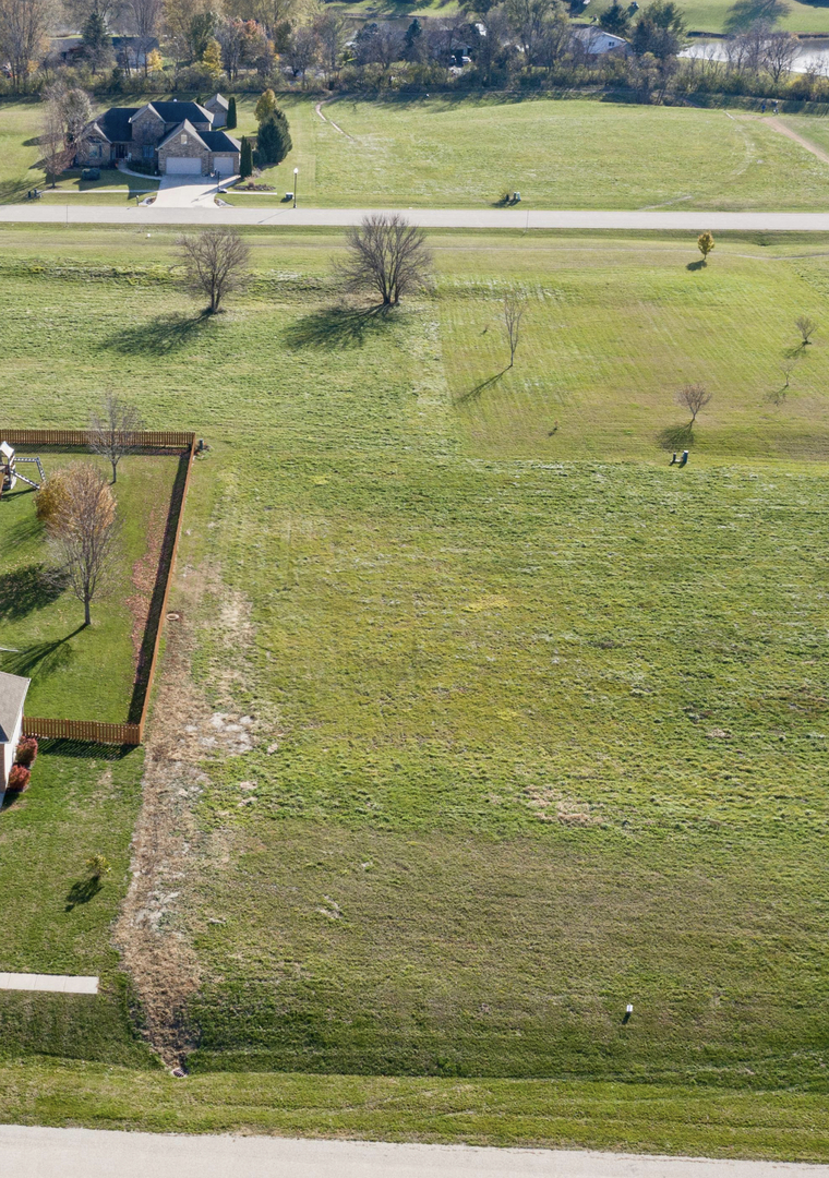 1015 Fox Trail Lane Somonauk IL 60552
