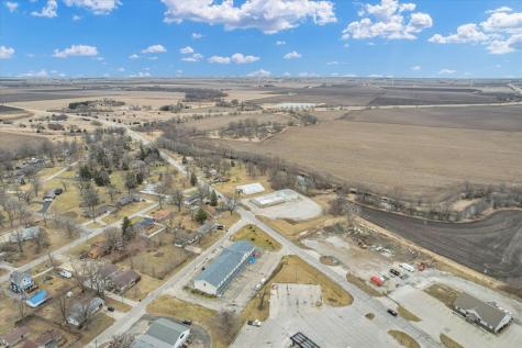 940 Clinton Avenue Farmer City IL 61842