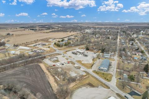 940 Clinton Avenue Farmer City IL 61842