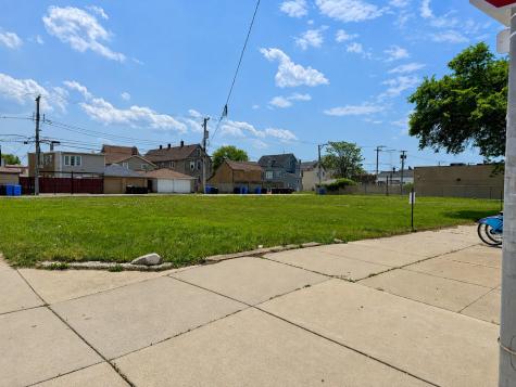 13303 South Baltimore Avenue Chicago IL 60633