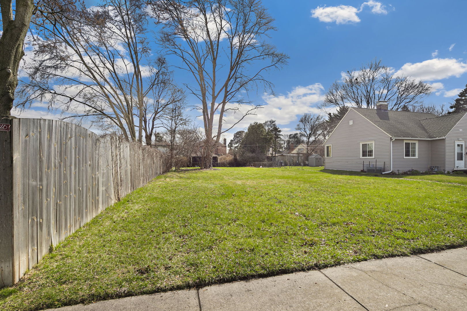 909 Highland Avenue Waukegan IL 60085