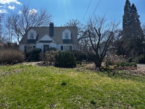 531 Maple Street Glen Ellyn IL 60137