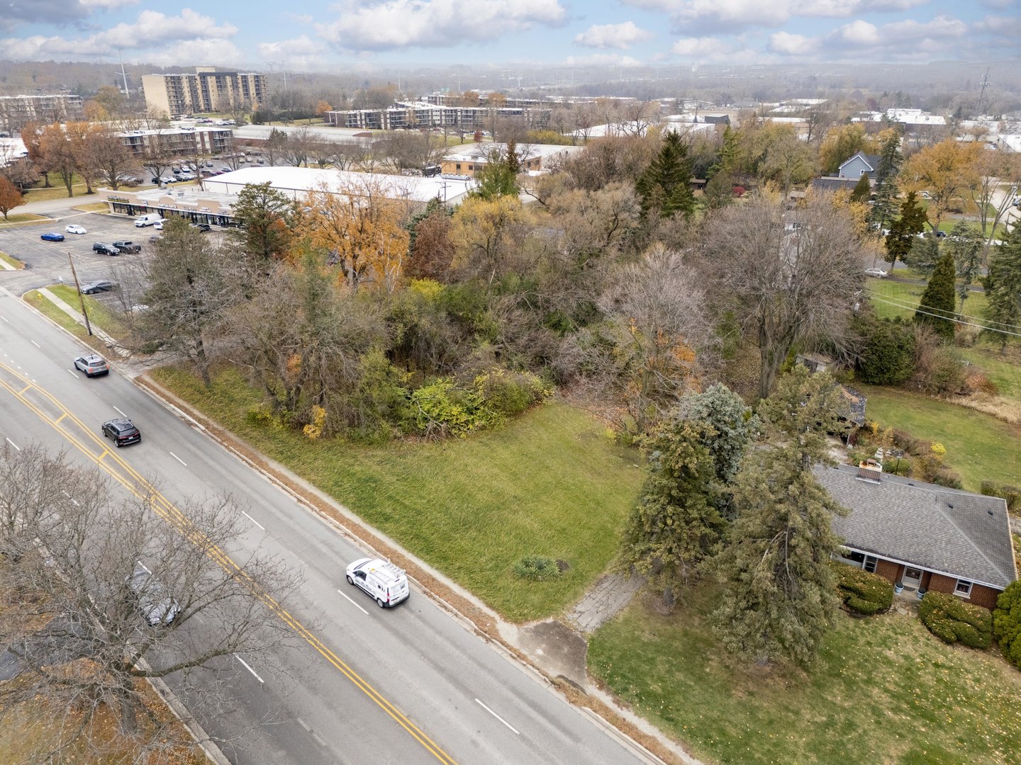 10/11 Maple Avenue Downers Grove IL 60515