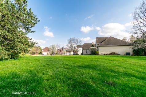 2 Osprey Court Streamwood IL 60107