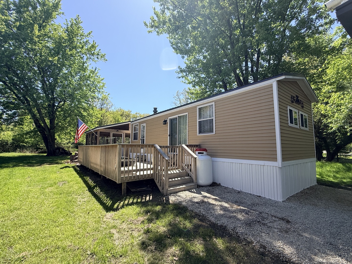 25-4 Woodhaven Lakes Sublette IL 61367