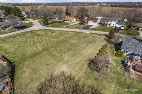 561 Lasalle Drive Somonauk IL 60552
