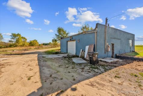 9130 Us Highway 20 Garden Prairie IL 61038