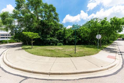 250 Street Regis Lombard IL 60148