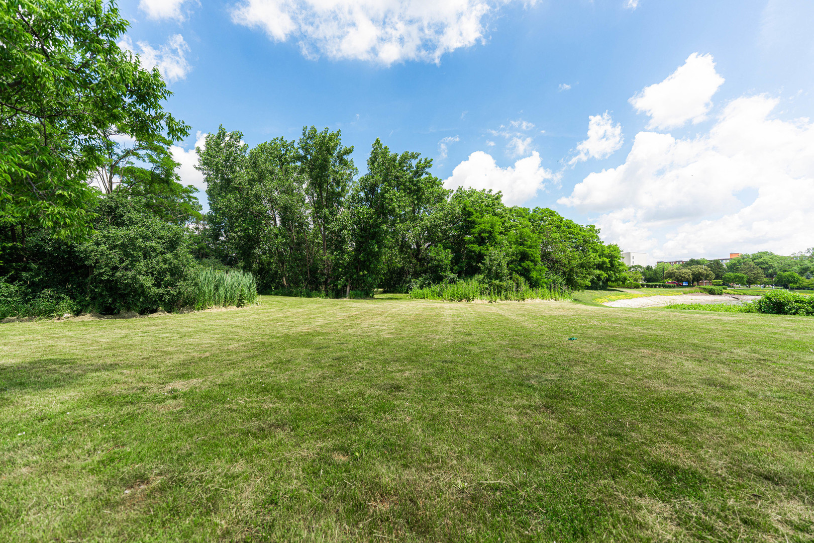 250 Street Regis Lombard IL 60148