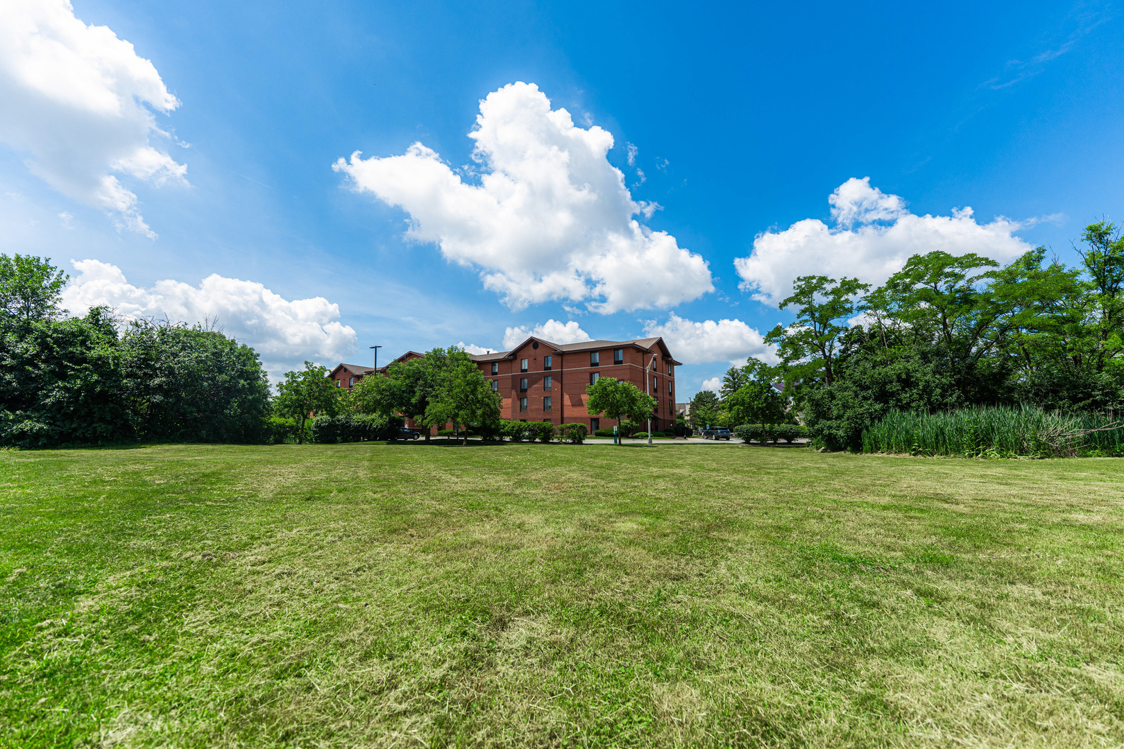 250 Street Regis Lombard IL 60148