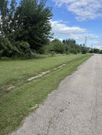 Plum Hollow Court Dixon IL 61021