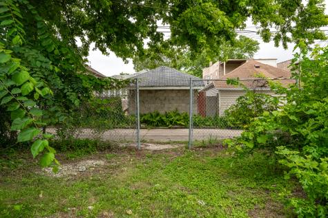 7826 South Marquette Avenue Chicago IL 60649