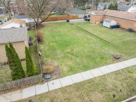1413 20TH Street North Chicago IL 60064