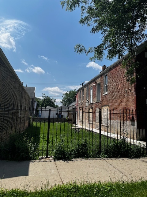 2909 West 25th Street Chicago IL 60623