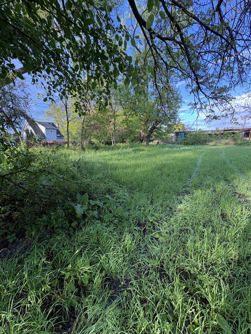 13523 South Sawyer Avenue Robbins IL 60472