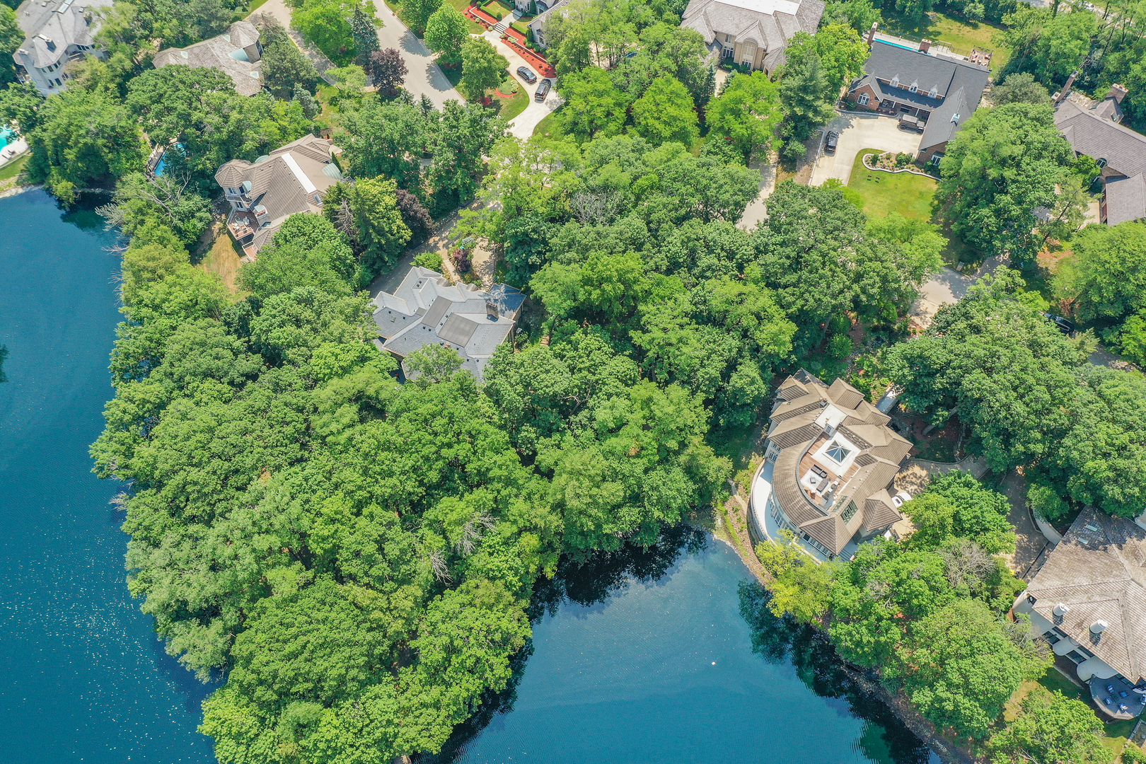 910 Saint Stephens Green Oak Brook IL 60523