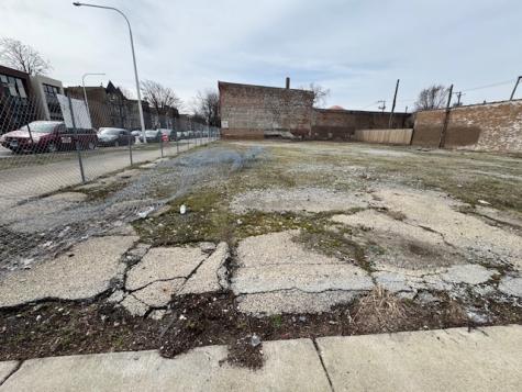 131 East 43rd Street Chicago IL 60653