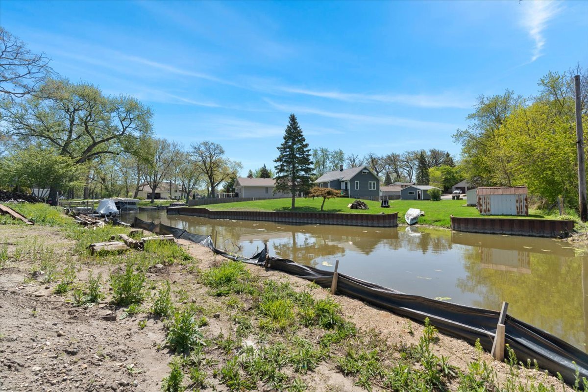 39457 North Forest Avenue Antioch IL 60002