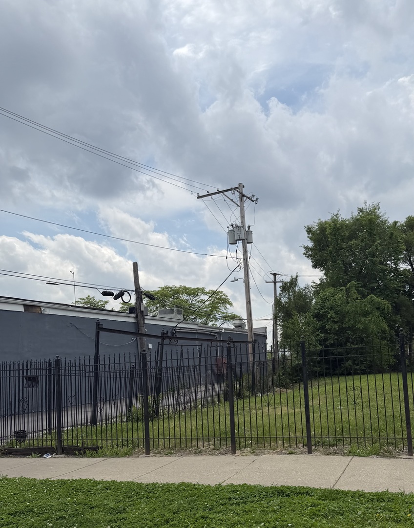 4415 West Congress Parkway Chicago IL 60624