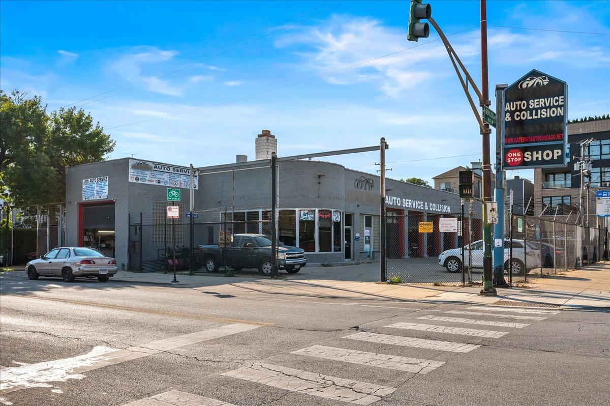 629 North Ashland Avenue Chicago IL 60622