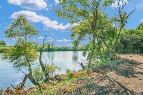 50 Moss Lake Drive Farmer City IL 61842