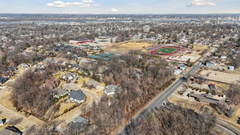 7 Chippiannock Trail Rock Island IL 61201