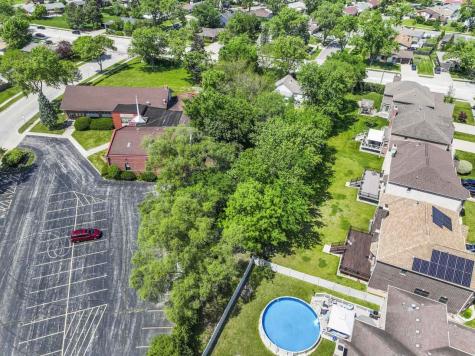309 Landmeier Road Elk Grove Village IL 60007