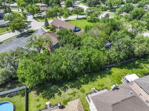 309 Landmeier Road Elk Grove Village IL 60007