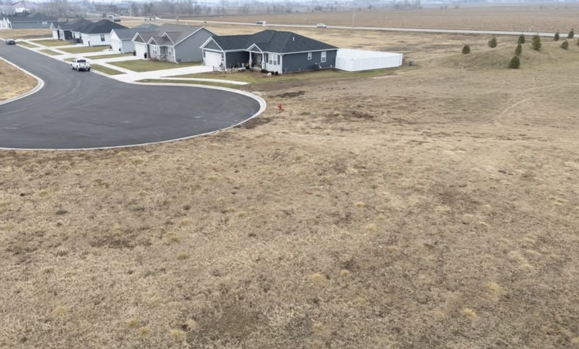 3 Crossing Court Peru IL 61354