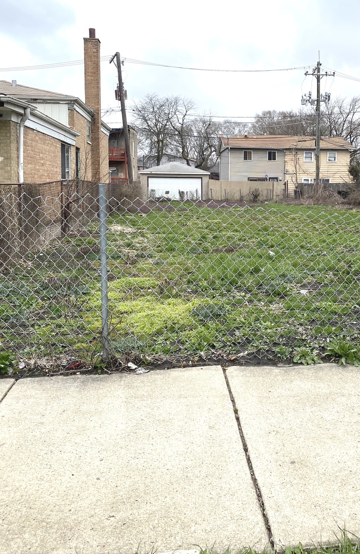 728 East 95th Street Chicago IL 60619