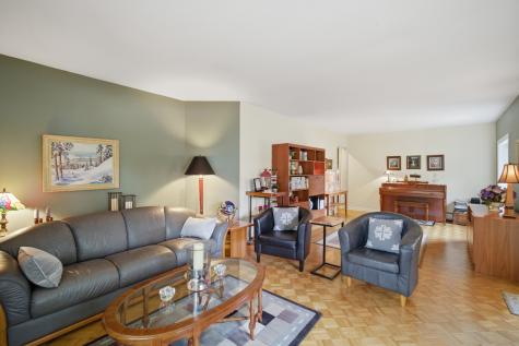904 Glendale Road Glenview IL 60025